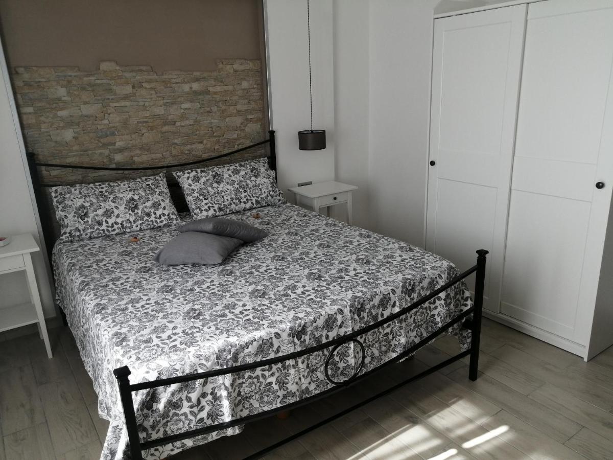 Prima Stella Tourist Rooms Minturno Exteriér fotografie